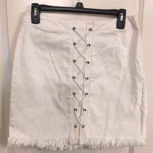 Women’s white skirt M